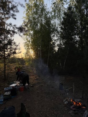 хорошая поляна расположена чуть в стороне от реки
