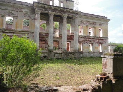 Заброшенная усадьба Ново-Михнёво